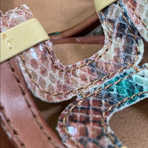 Lucky women’s size 9 Adjustable strap wedge platform sandals - Picture 8 of 9